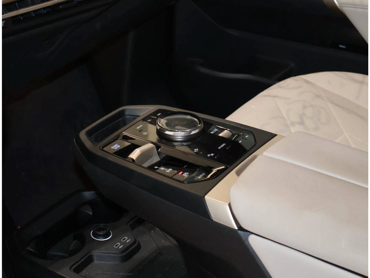 Certified 2024 BMW iX xDrive50 AWD/4WD image 11