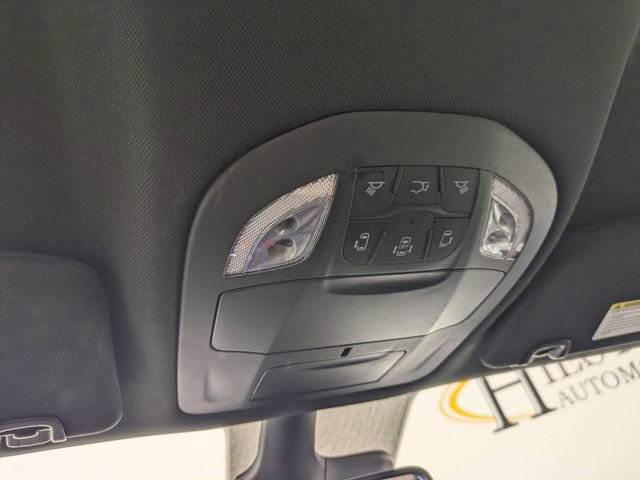 Used 2025 Chrysler Pacifica Select image 23