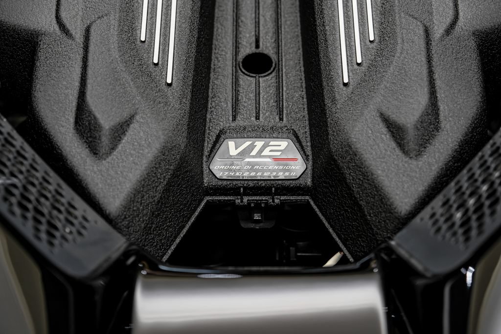 Used 2025 Lamborghini Revuelto AWD/4WD image 56