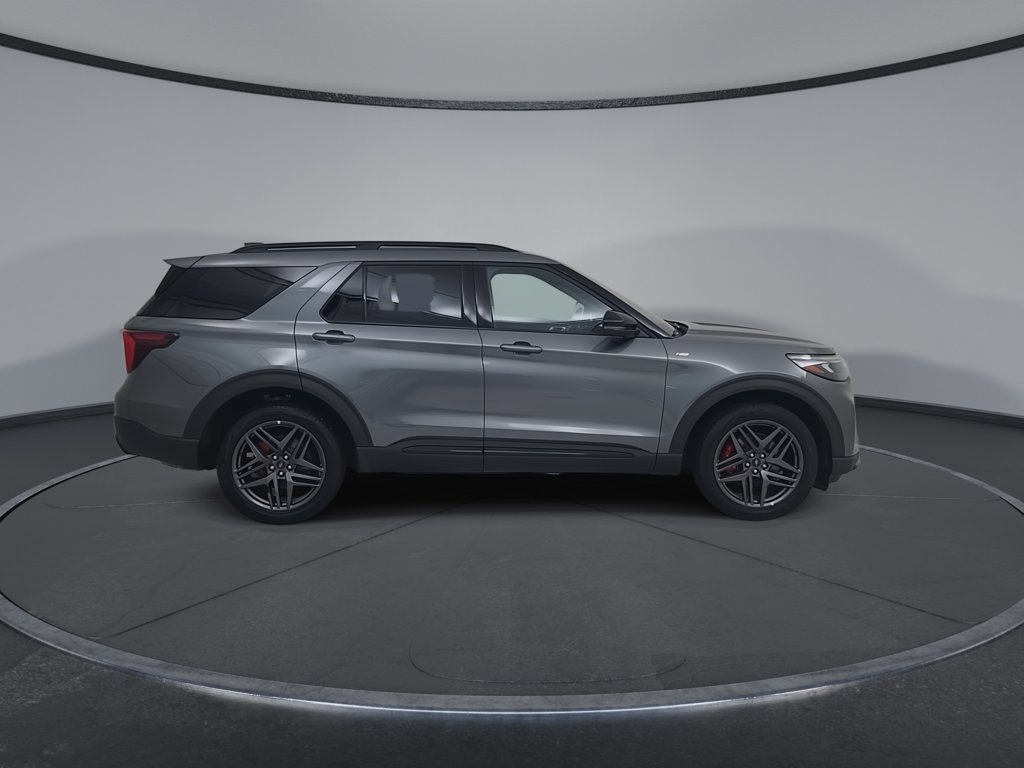 Used 2025 Ford Explorer ST-Line w/ ST-Line Street Pack AWD/4WD image 18