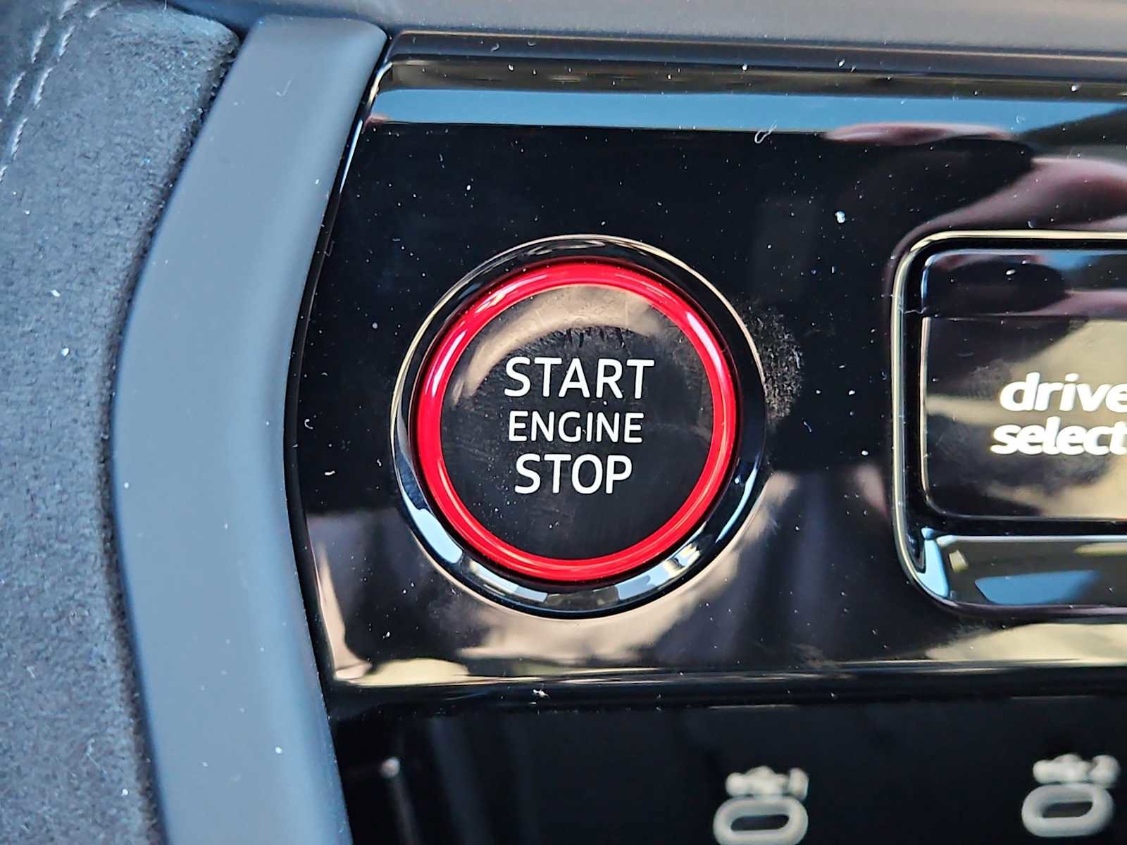 New 2025 Audi SQ5 Premium Plus image 17