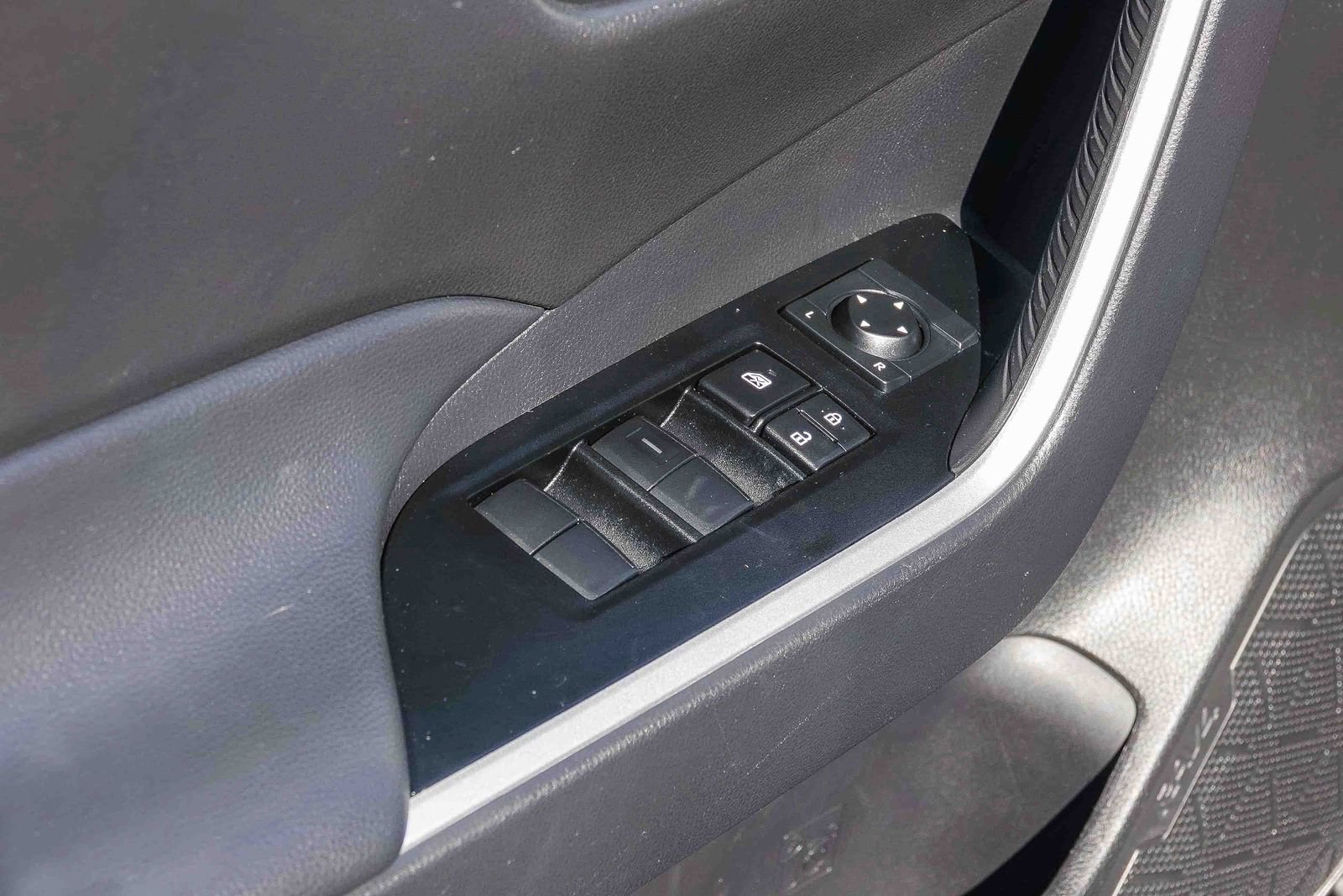 Certified 2025 Toyota RAV4 LE FWD image 26