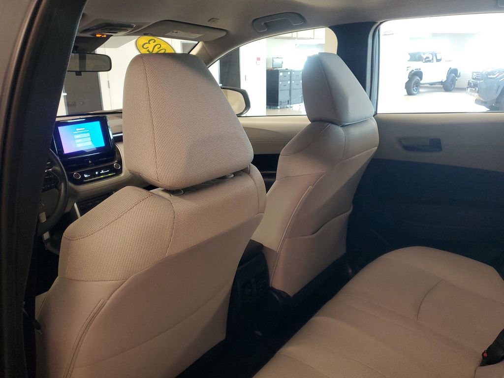 Used 2023 Toyota Corolla Cross L image 11