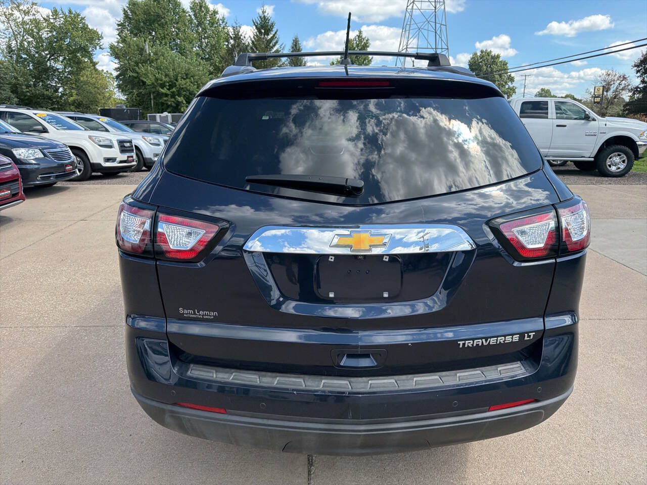 Used 2015 Chevrolet Traverse LT FWD image 6