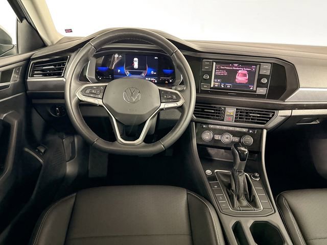 Used 2023 Volkswagen Jetta SE FWD image 25