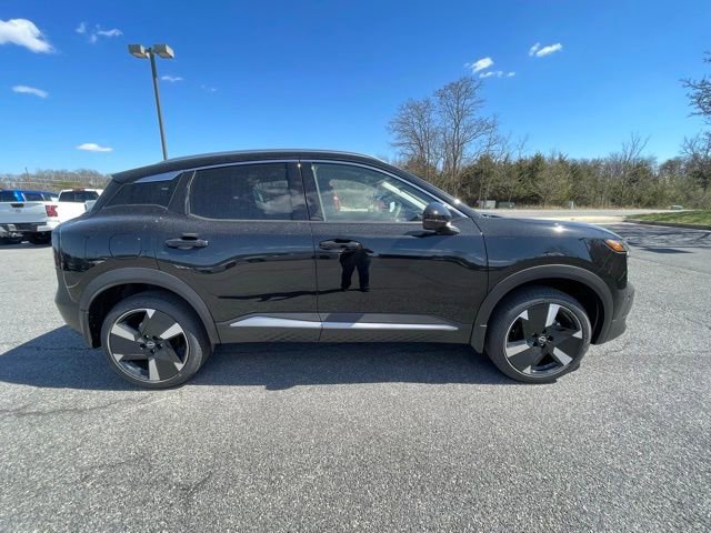 New 2025 Nissan Kicks SR image 4