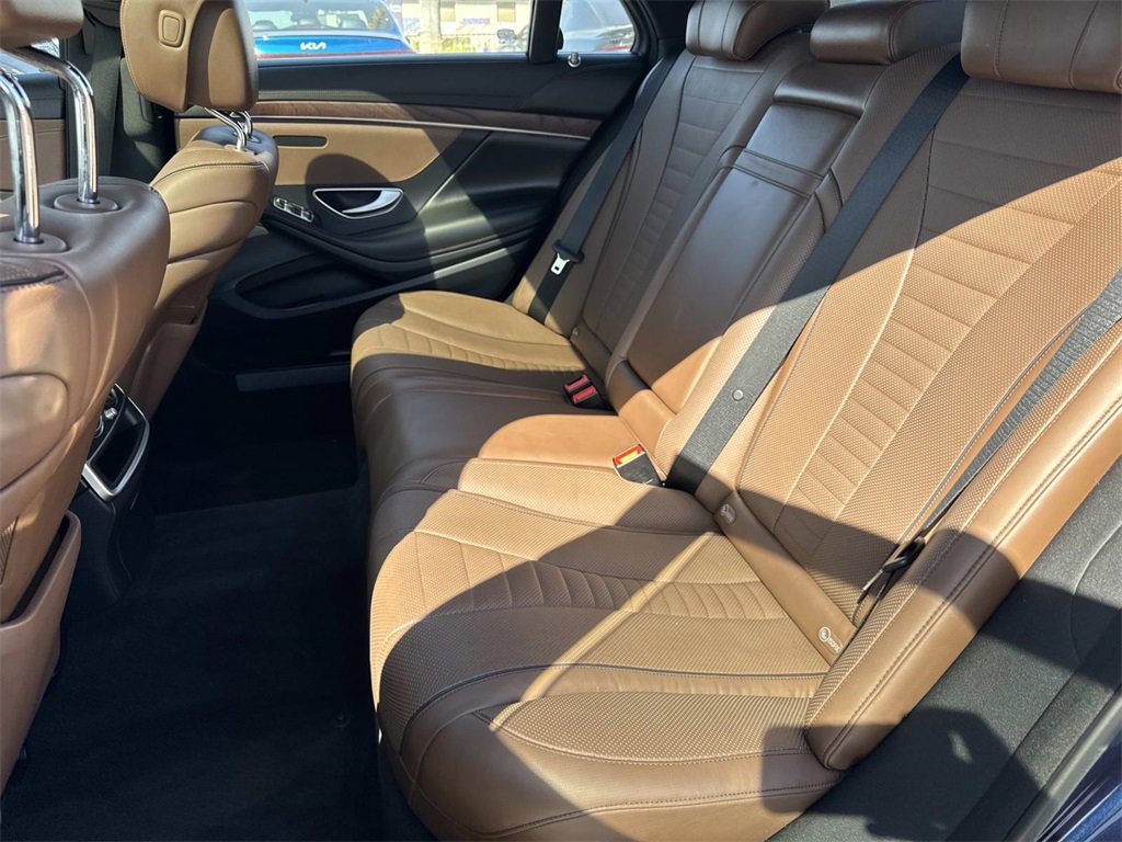 Used 2018 Mercedes-Benz S 560 Sedan w/ AMG Line Exterior image 21