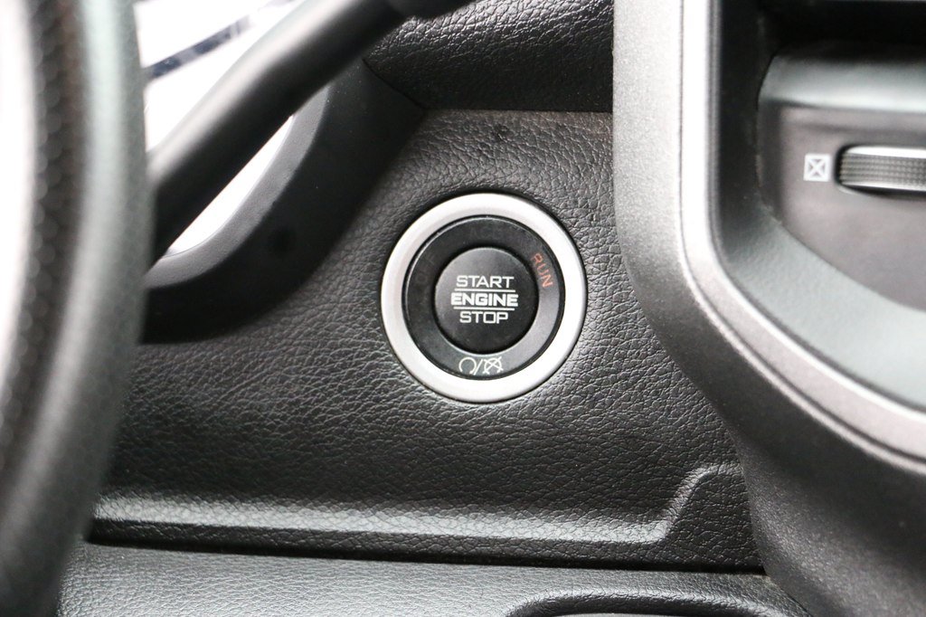 Used 2024 RAM 3500 Tradesman w/ Chrome Appearance Group AWD/4WD image 17
