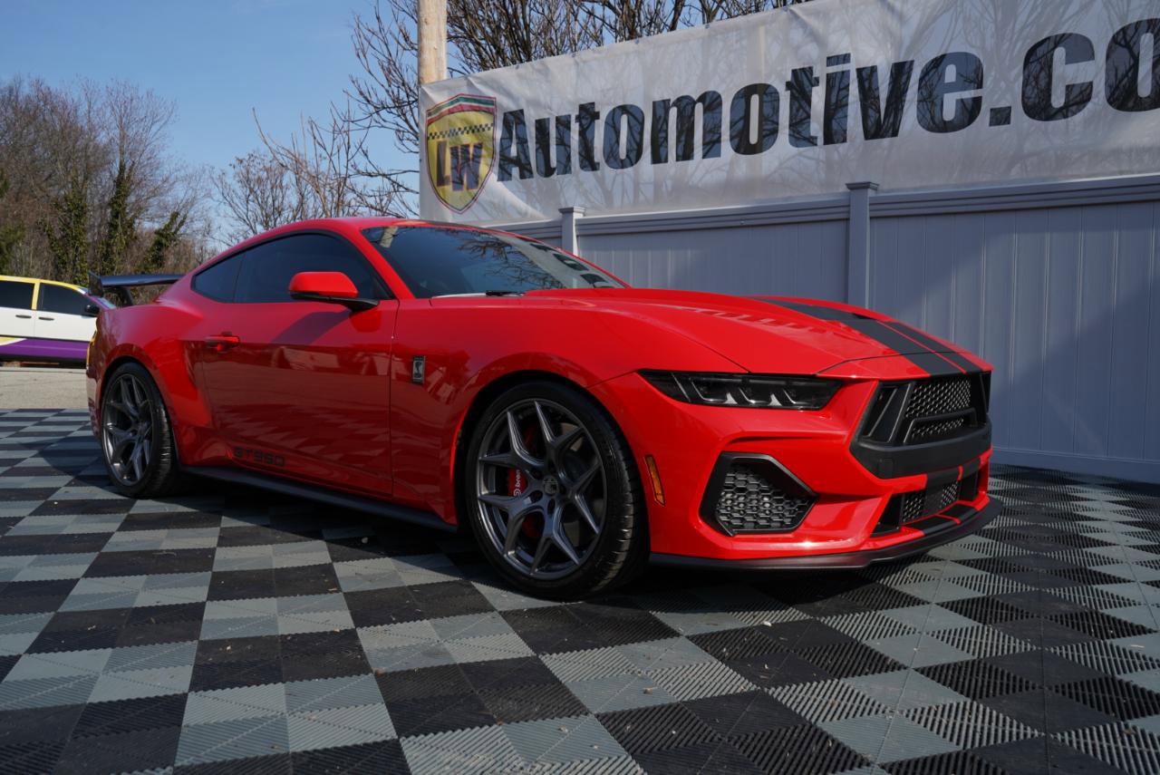 Used 2025 Ford Mustang GT Premium w/ GT Performance Package image 3