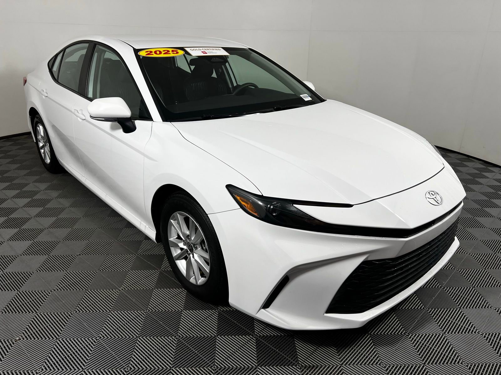 Certified 2025 Toyota Camry LE image 3