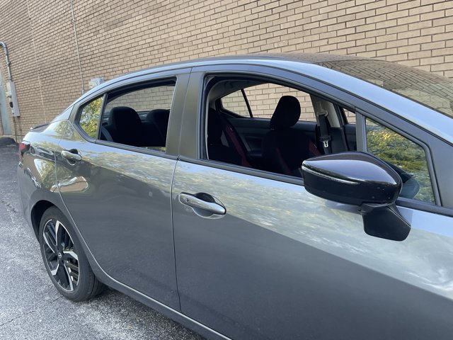 Used 2024 Nissan Versa SR FWD image 5