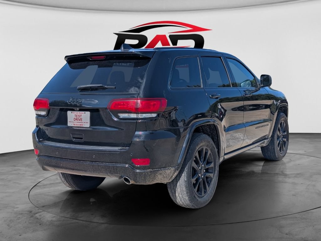 Used 2018 Jeep Grand Cherokee Altitude AWD/4WD image 3