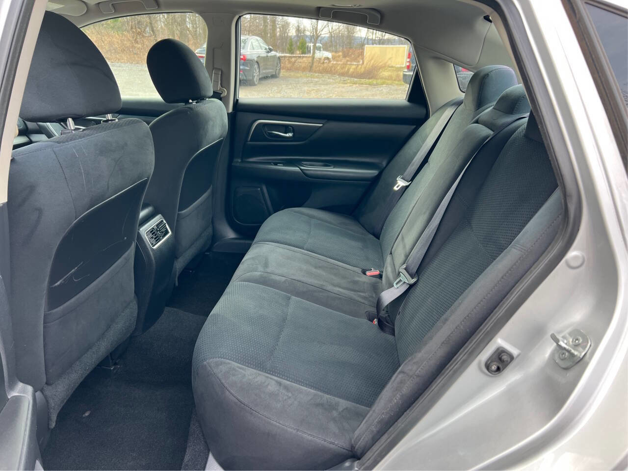 Used 2015 Nissan Altima 2.5 SV w/ Convenience Package image 10