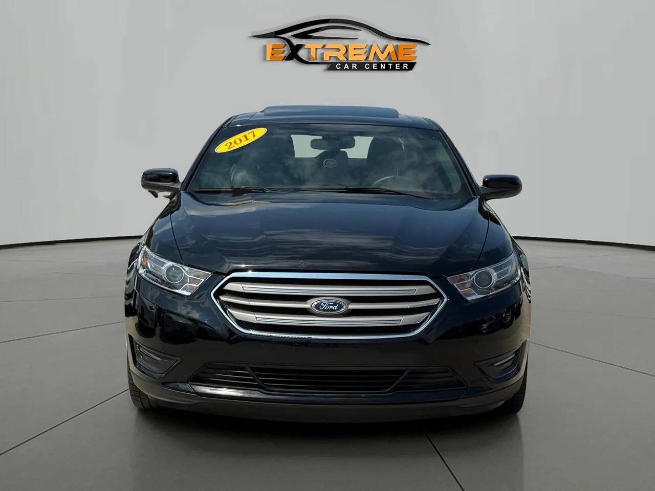 Used 2017 Ford Taurus SEL w/ Equipment Group 201A image 10