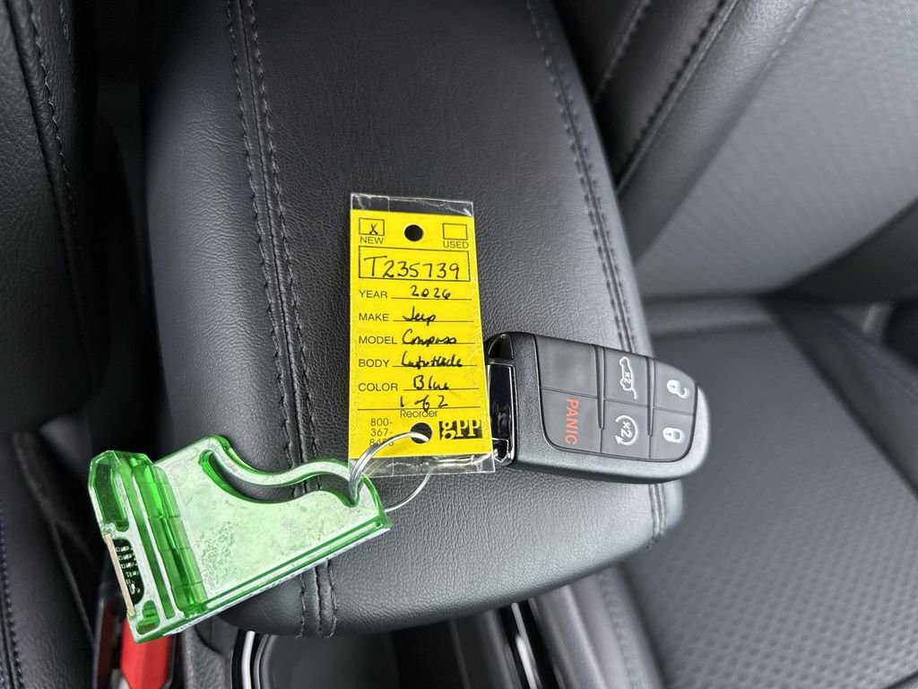 New 2026 Jeep Compass Latitude image 27
