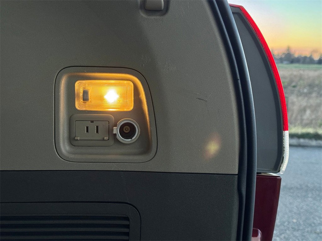 Used 2014 Toyota Sienna XLE image 30