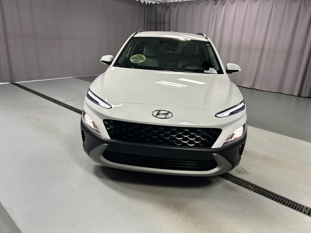 Used 2023 Hyundai Kona SEL w/ Winter Weather Package FWD image 2