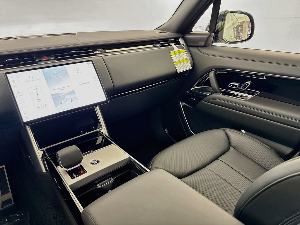 New 2026 Land Rover Range Rover Long Wheelbase SE AWD/4WD image 24