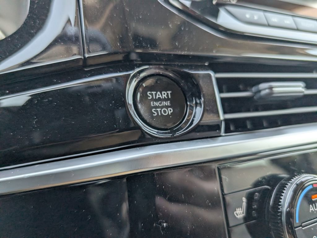 Used 2025 Nissan Pathfinder SV w/ SV Premium Package image 17