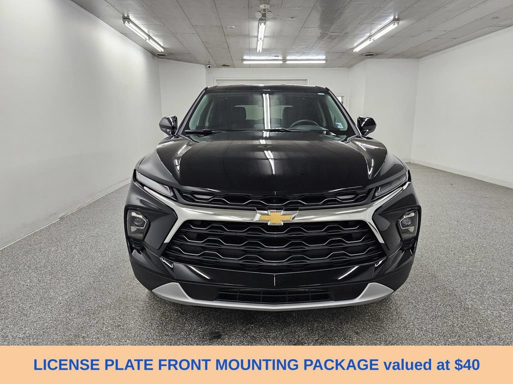 Used 2026 Chevrolet Blazer LT FWD image 2