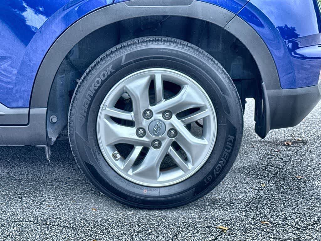 Used 2021 Hyundai Venue SE FWD image 11