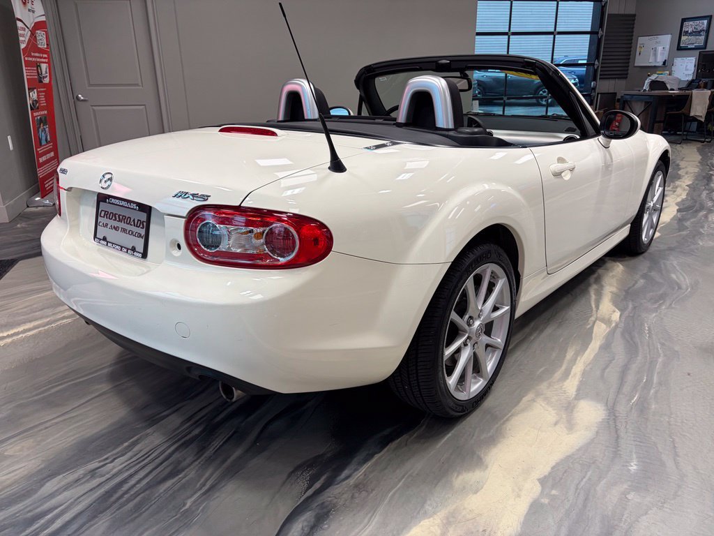Used 2009 MAZDA MX-5 Miata Touring w/ Suspension Pkg RWD image 25