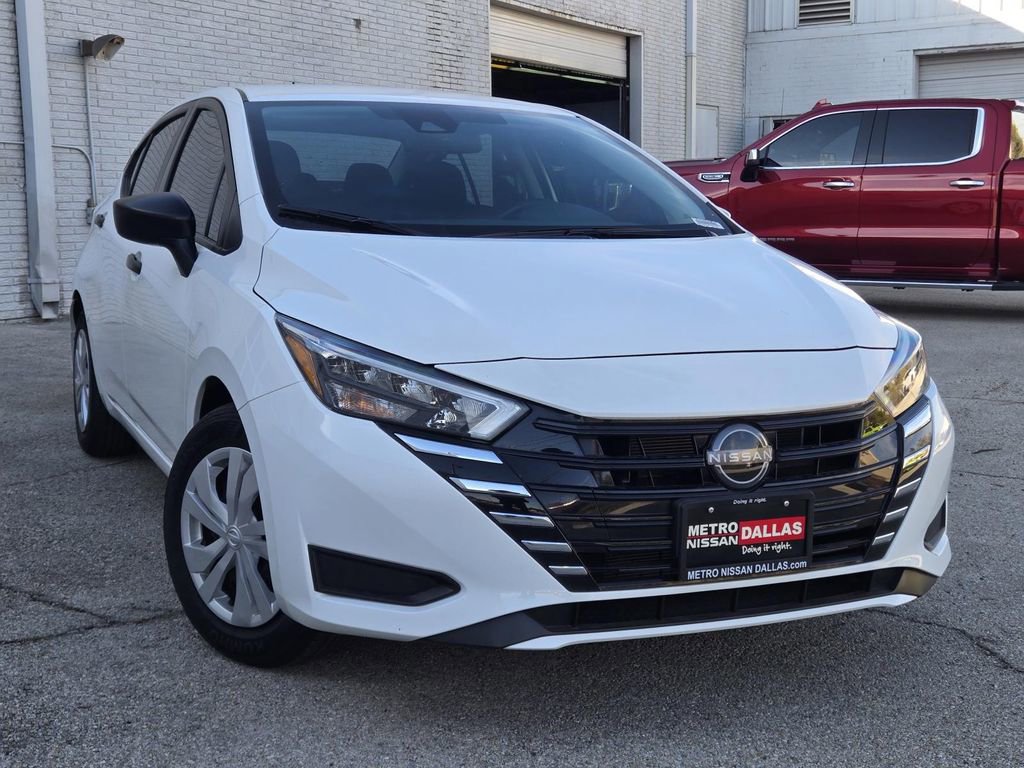 New 2025 Nissan Versa S w/ Trunk Package