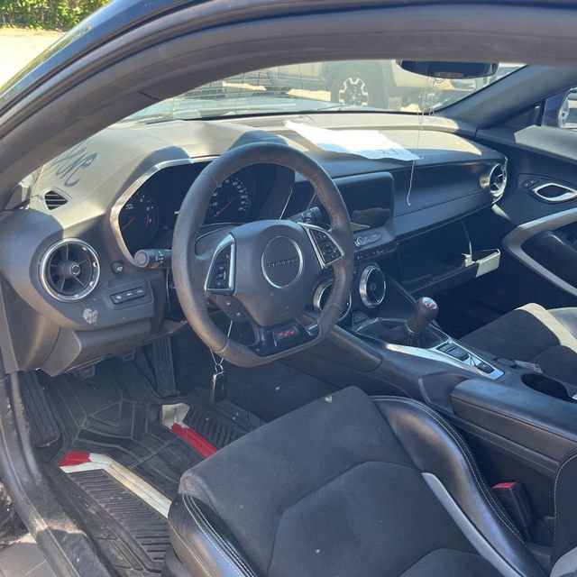 Used 2018 Chevrolet Camaro SS RWD image 13