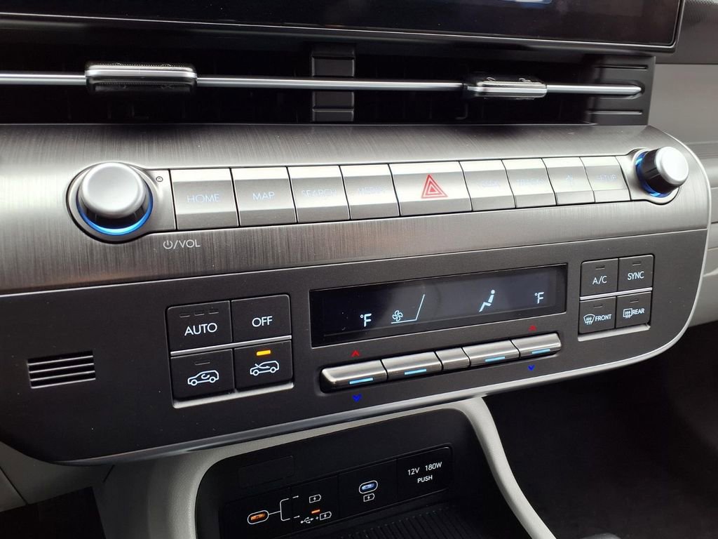 Used 2025 Hyundai Kona SEL image 8