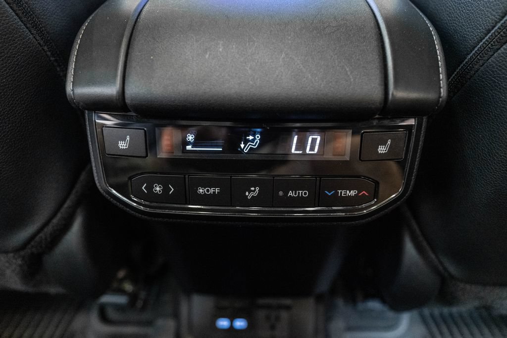 Certified 2026 Toyota Highlander Platinum AWD/4WD image 35