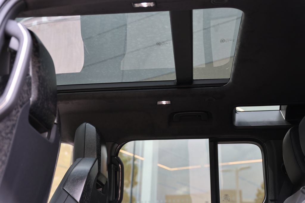 New 2026 Land Rover Defender 110 OCTA AWD/4WD image 13