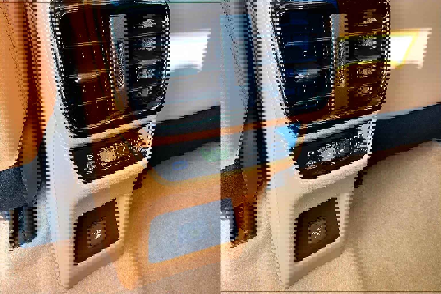 Used 2023 Lexus RZ 450e Premium image 32