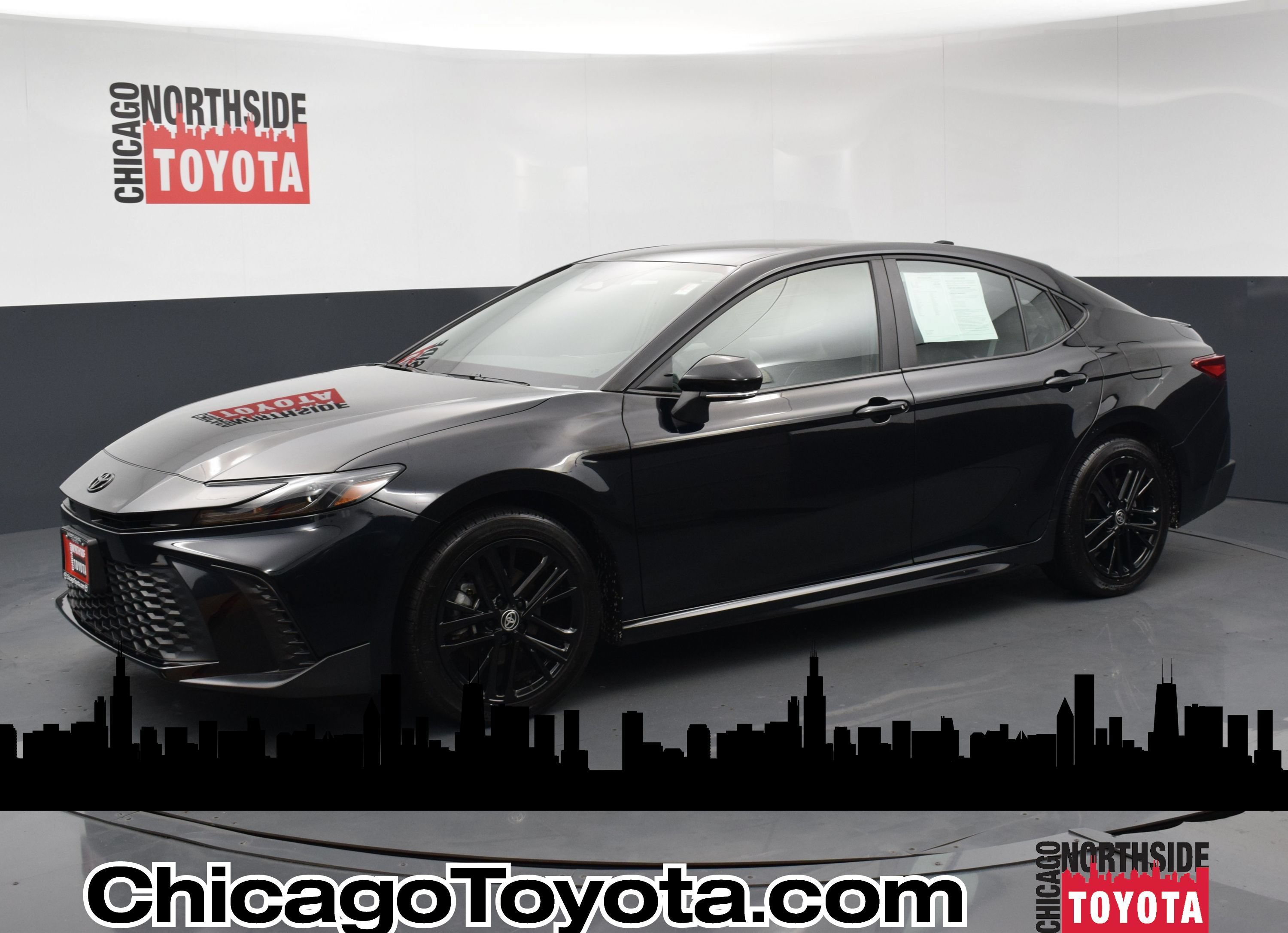Used 2025 Toyota Camry SE AWD/4WD image 1