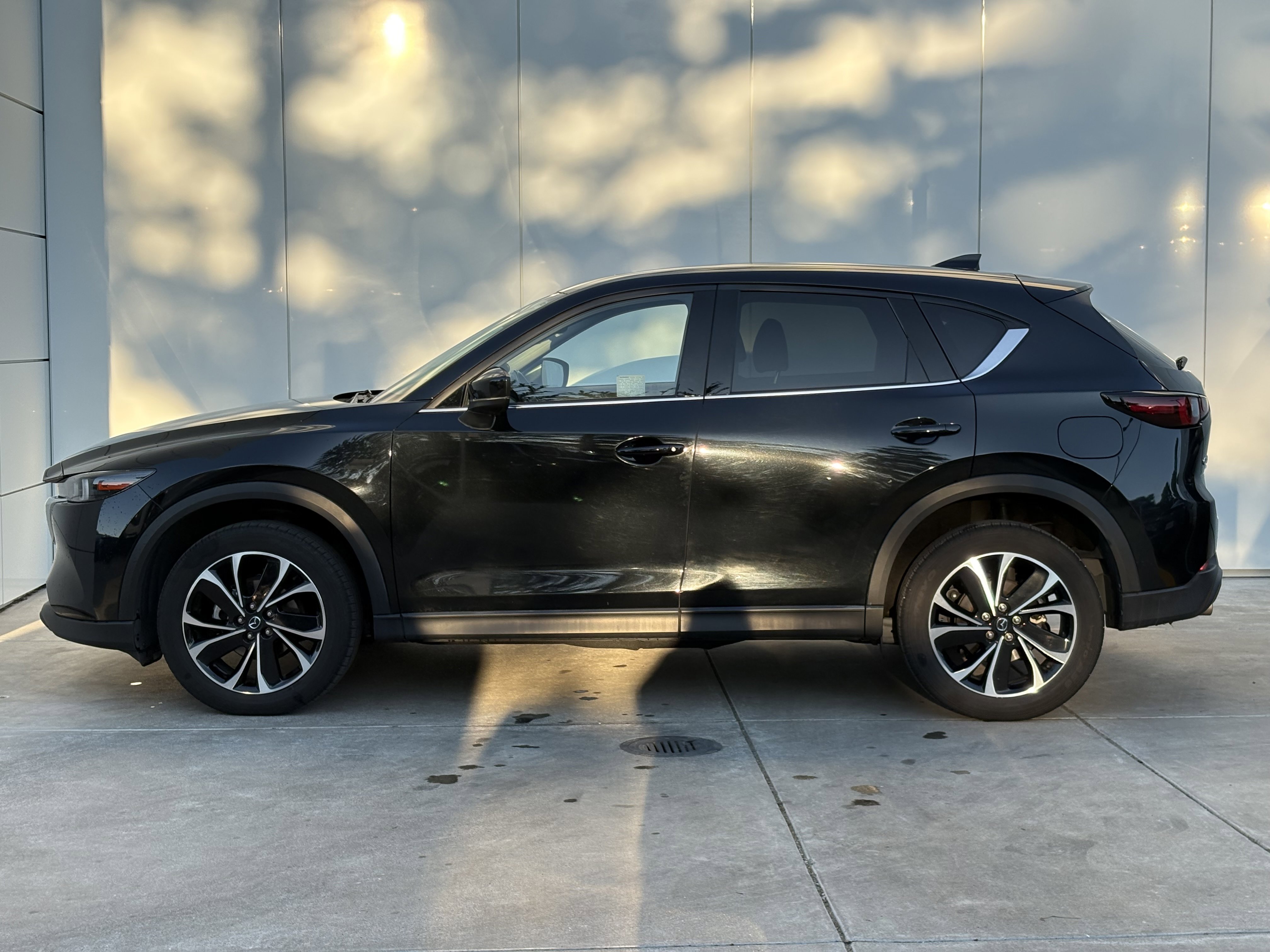 Used 2022 MAZDA CX-5 AWD 2.5 S w/ Premium Package image 4