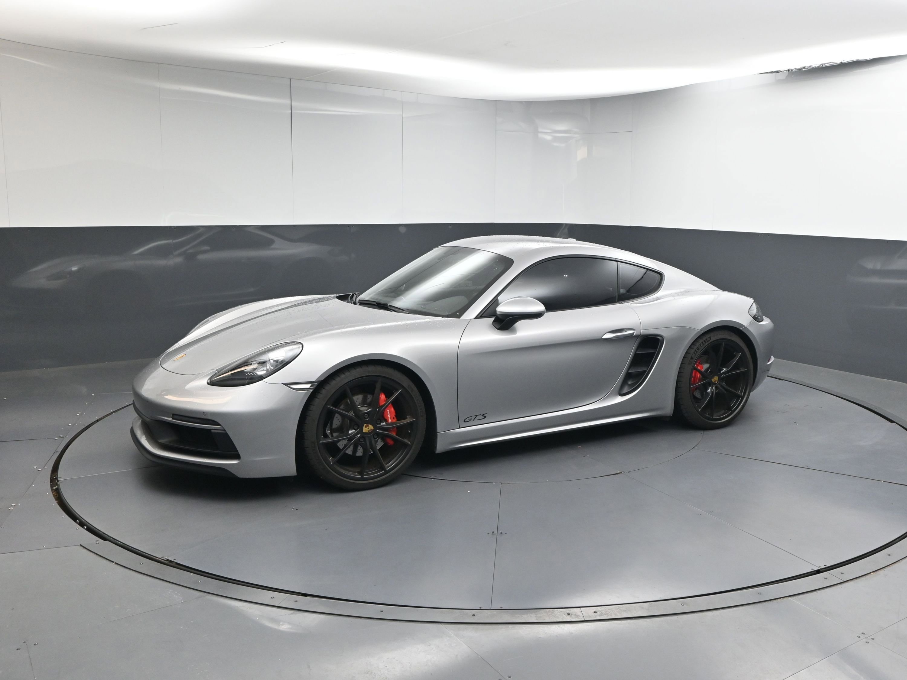 Certified 2019 Porsche 718 Cayman GTS image 2