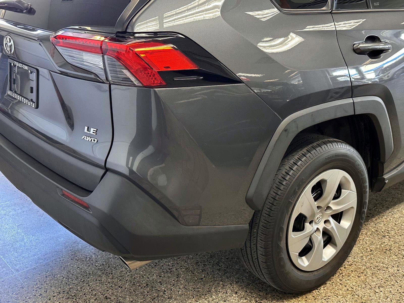 Used 2023 Toyota RAV4 LE AWD/4WD image 6