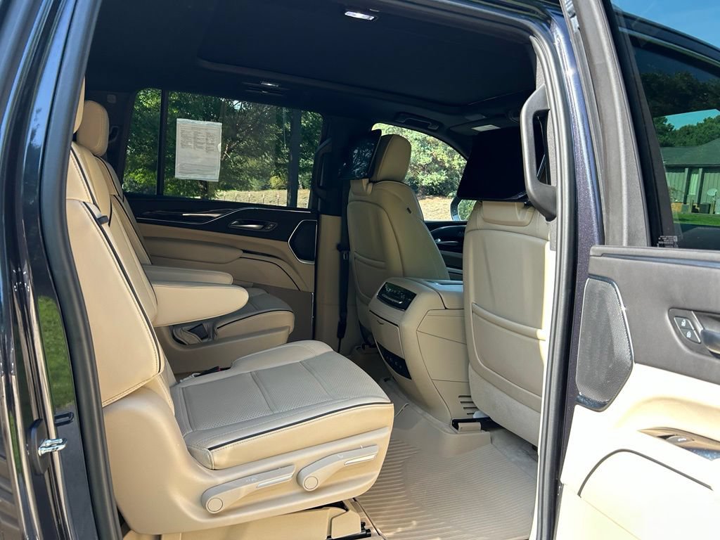 Used 2024 Cadillac Escalade ESV Premium Luxury w/ LPO, Floor Liner Package AWD/4WD image 53