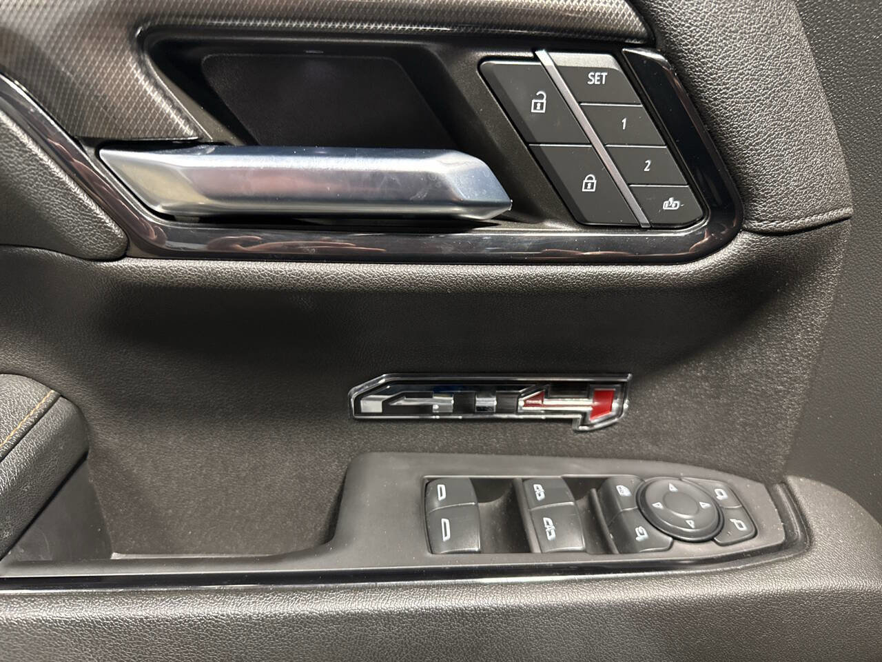 Used 2024 GMC Sierra 1500 AT4 w/ AT4 Preferred Package image 15