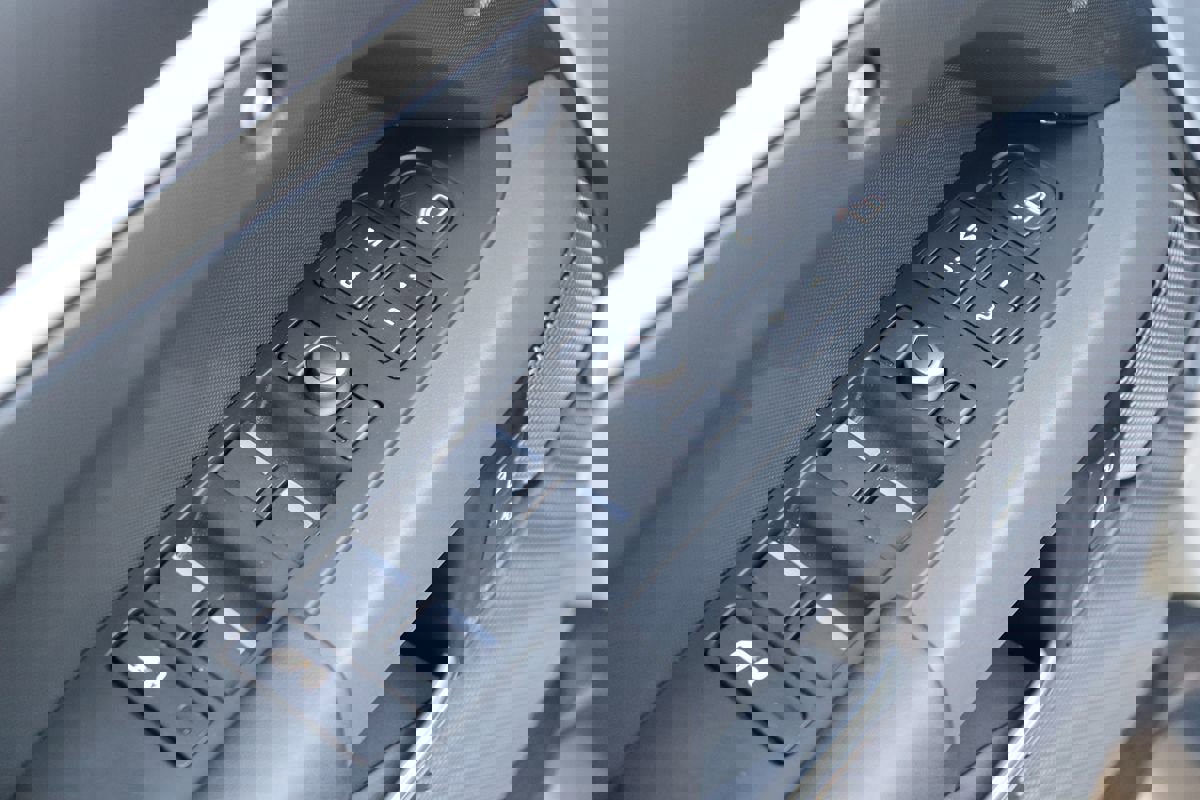 Used 2020 Land Rover Defender 110 X image 40