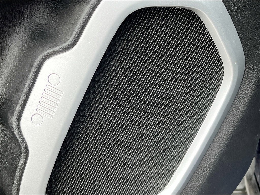 Used 2021 Jeep Renegade Latitude image 19