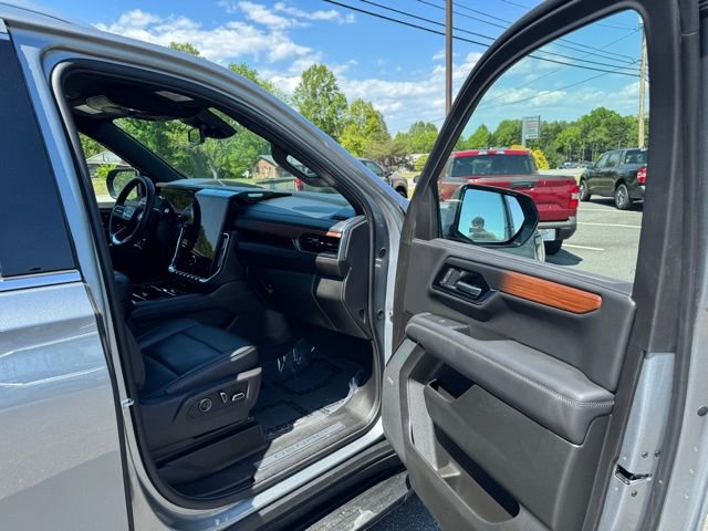 Used 2025 GMC Yukon Denali AWD/4WD image 17