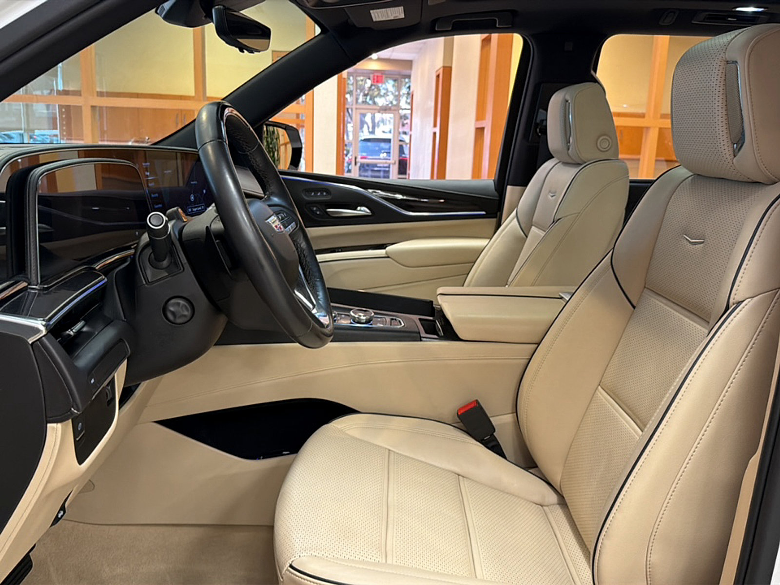 Used 2023 Cadillac Escalade ESV Premium Luxury RWD image 10