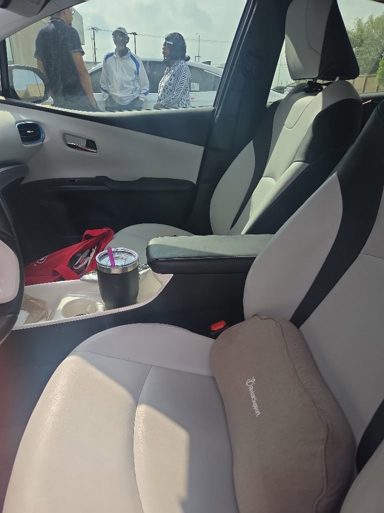 Used 2018 Toyota Prius Prime Advanced FWD image 10