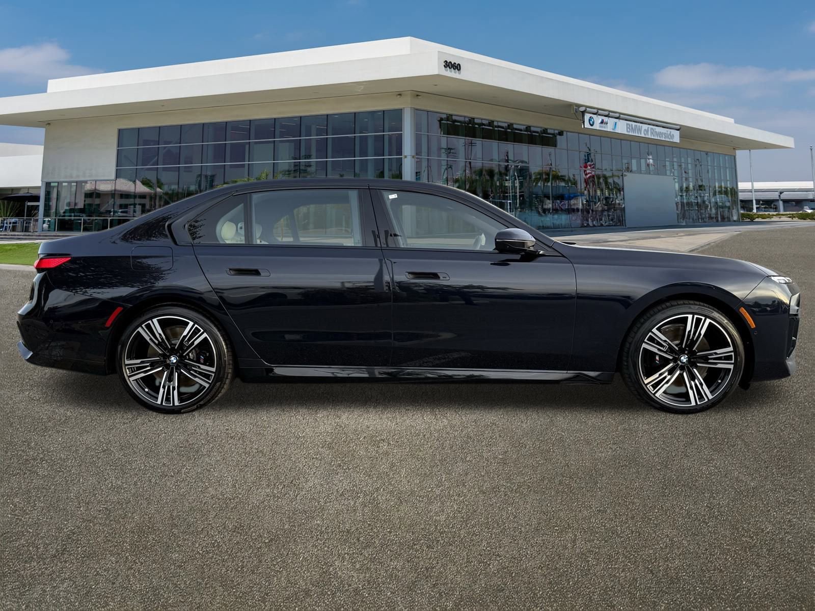 Used 2025 BMW 760i xDrive image 12