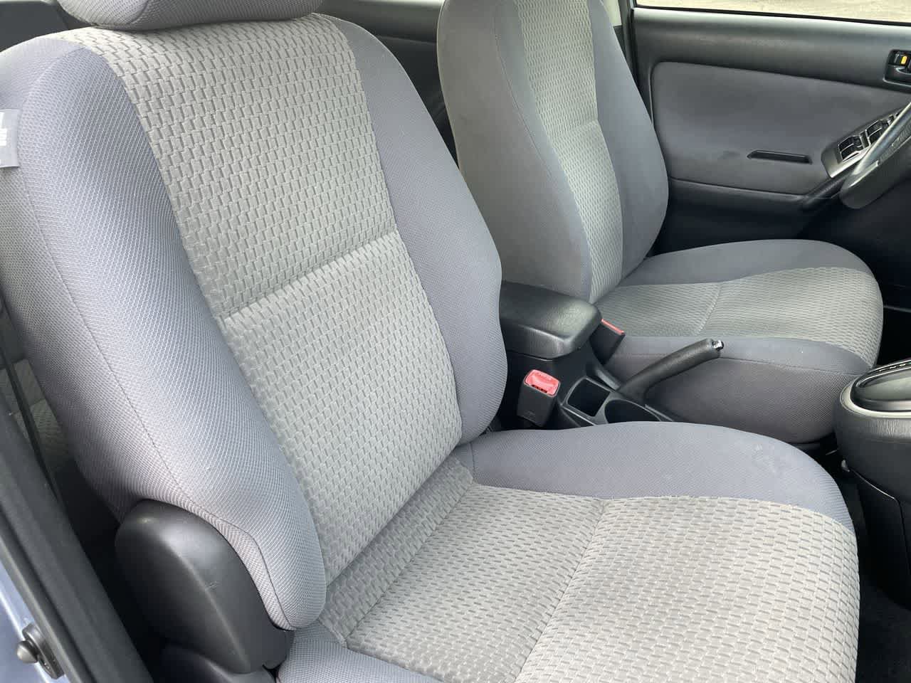 Used 2006 Toyota Matrix AWD image 14