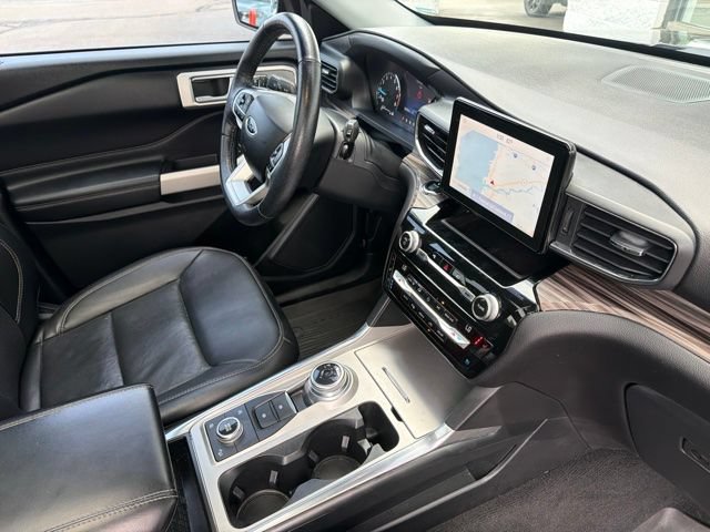 Used 2021 Ford Explorer Limited w/ Equipment Group 301A AWD/4WD image 22