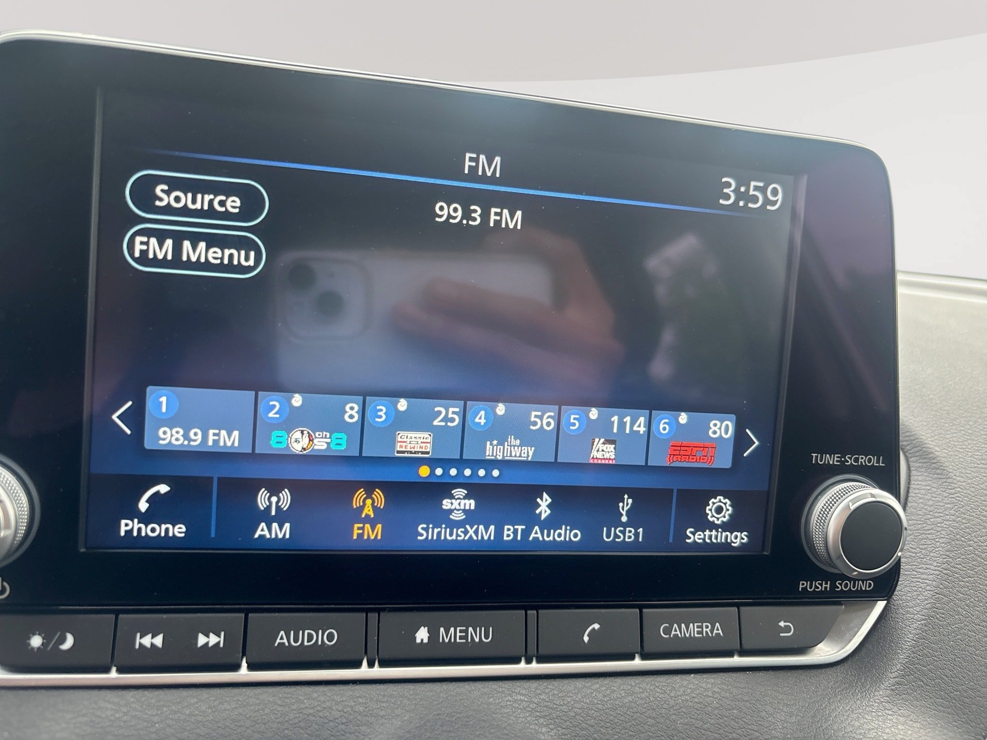 Used 2025 Nissan Sentra SV FWD image 12