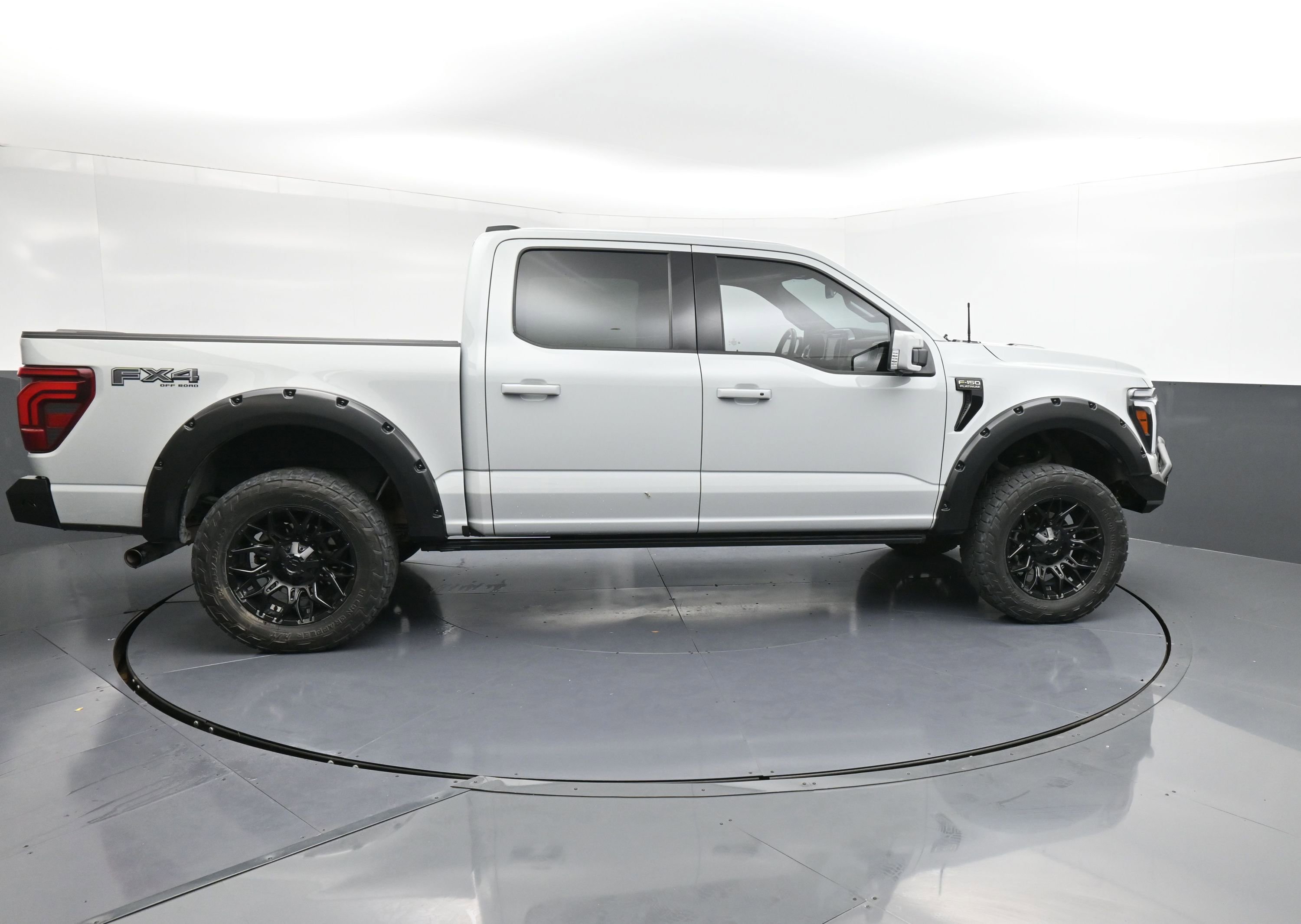 Certified 2024 Ford F150 Platinum w/ Equipment Group 702A High image 9