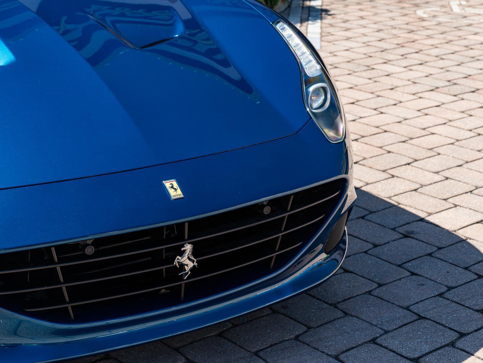 Used 2016 Ferrari California T image 11