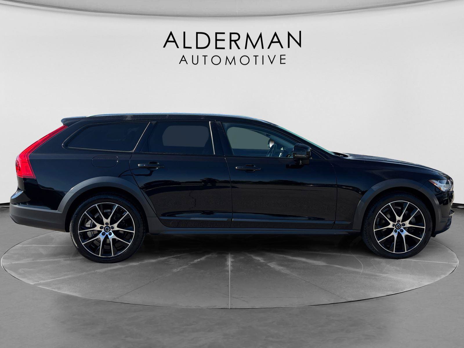 Used 2020 Volvo V90 T6 Cross Country AWD/4WD image 6